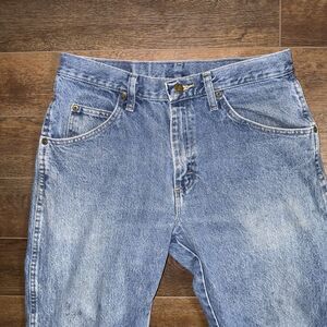 Wrangler Jeans Adult 31x30 Blue Denim Classic Fit Medium Wash Outdoor Casual